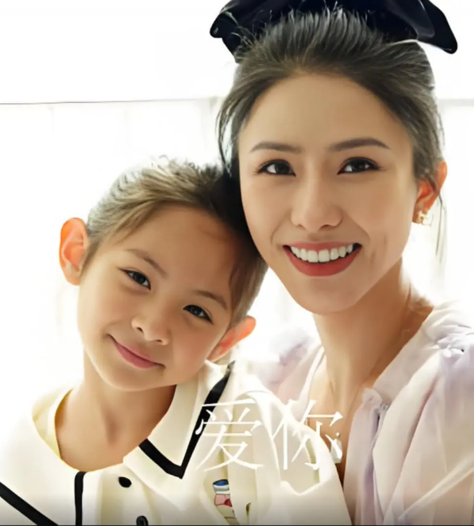 《爱你2025》：赛博朋克时代的爱情挽歌？当AI爱上你，是福是祸？